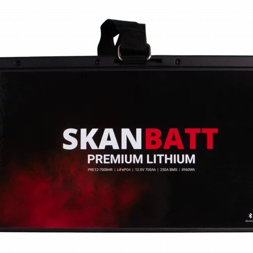 SKANBATT Premium Lithium - 12V 700Ah 250A BMS - 380x360x220mm - Bluetooth - Heat - 8 Års garanti - "Under sätet" modell