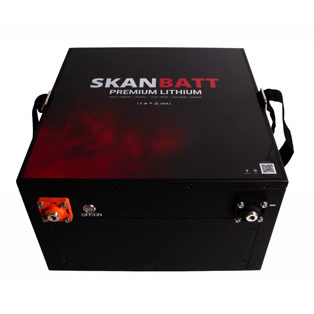 SKANBATT Premium Lithium - 12V 700Ah 250A BMS - 380x360x220mm - Bluetooth - Heat - 8 Års garanti - "Under sätet" modell